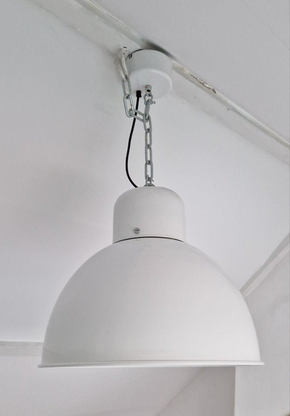Vtwonen Hala Zeist Design Industriële Hanglamp Wit - 47 cm, Ophalen of Verzenden, Zo goed als nieuw, Metaal, Minder dan 50 cm