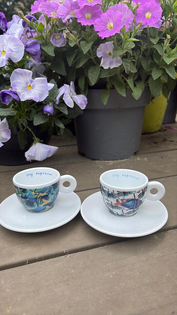 Illy Espresso kopjes met schotel 2 stuks, Ophalen of Verzenden, Nieuw, Overige stijlen, Kop(pen) en/of Schotel(s)