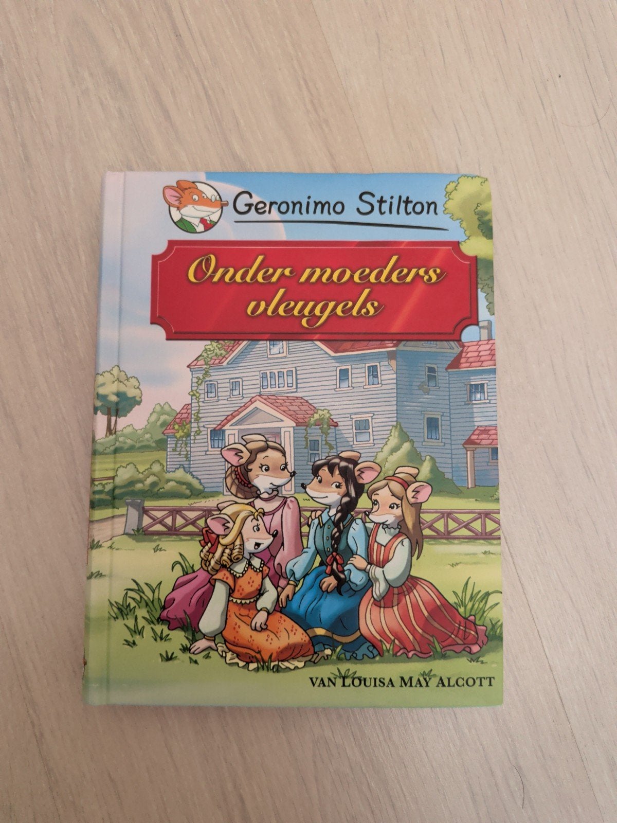 Geronimo Stilton: Onder moeders vleugels (Louisa May Alcott), Ophalen of Verzenden, Zo goed als nieuw, Louisa May Alcott, Fictie algemeen