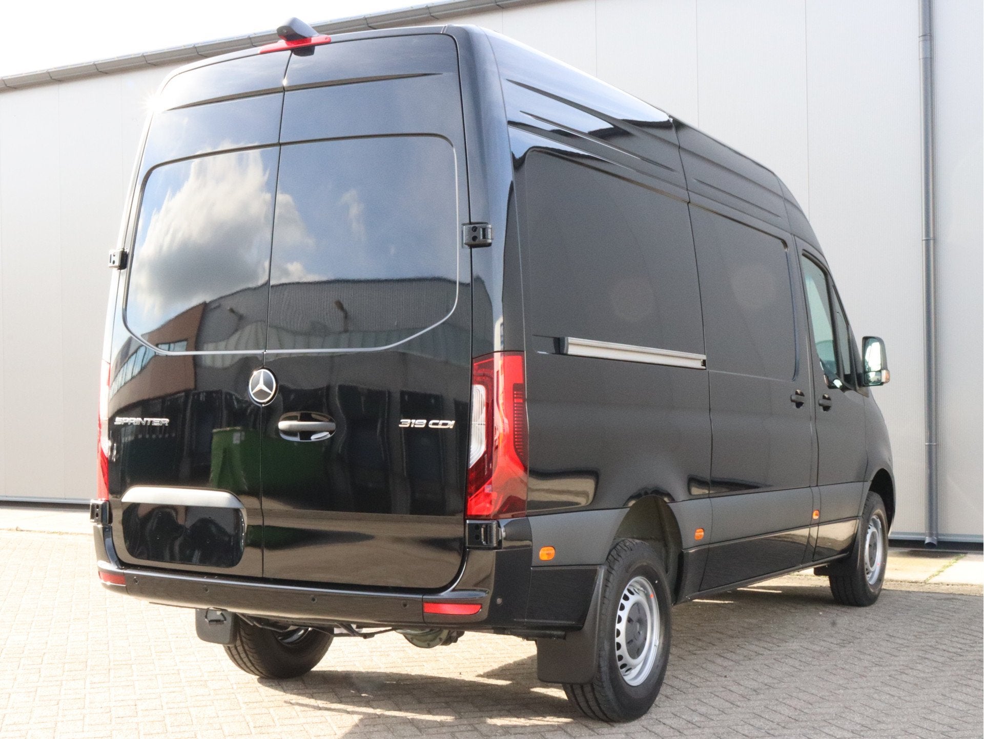 Mercedes-Benz Sprinter BPM VRIJ - 319CDI 190PK Automaat L2H2, Auto's, Bestelauto's, Automaat, Achterwielaandrijving, Zwart, Mercedes-Benz