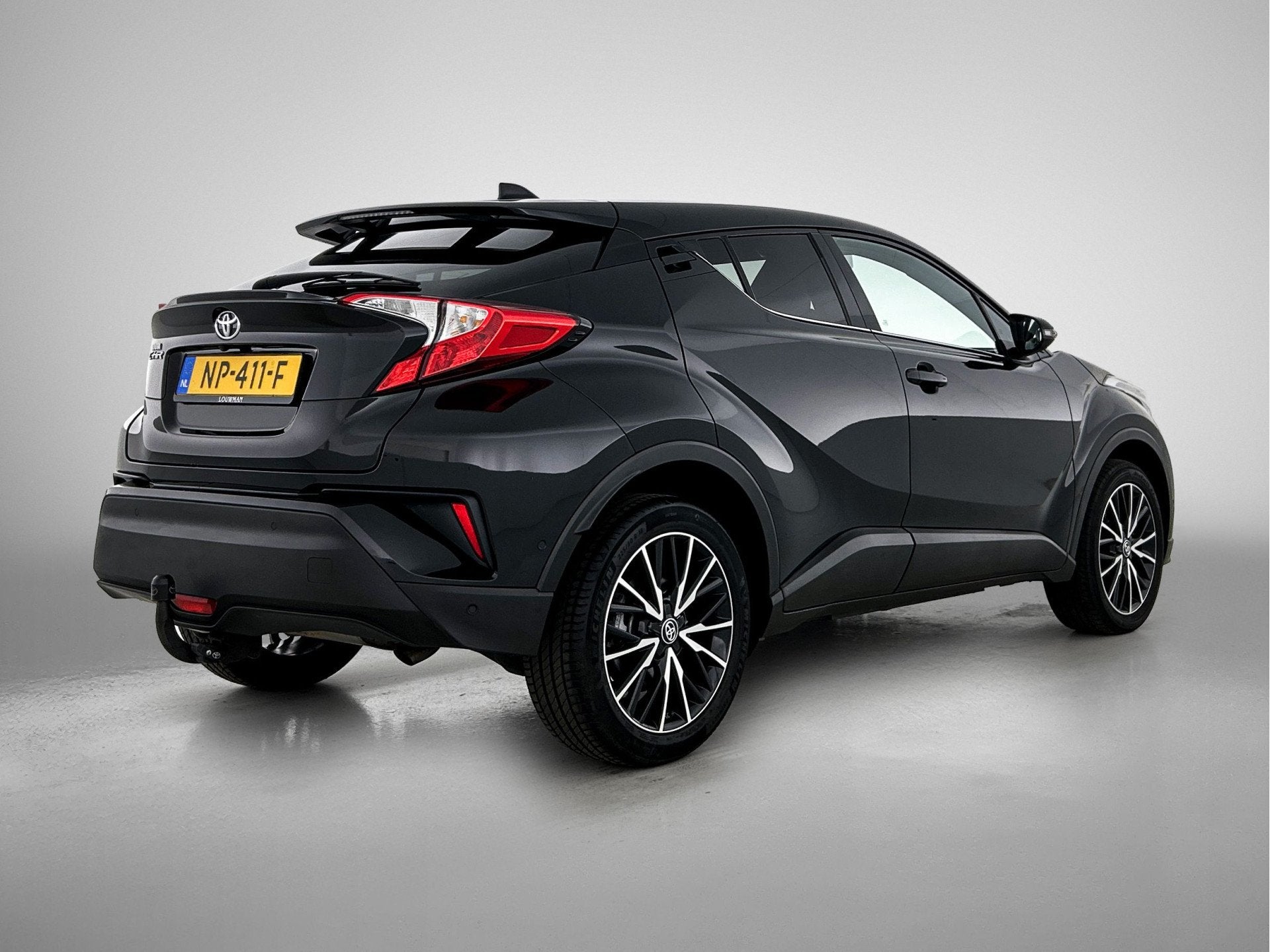 Toyota C-HR 1.2 Executive | Trekhaak - 1300KG trekgewicht! |, Auto's, Voorwielaandrijving, Gebruikt, Zwart, Origineel Nederlands
