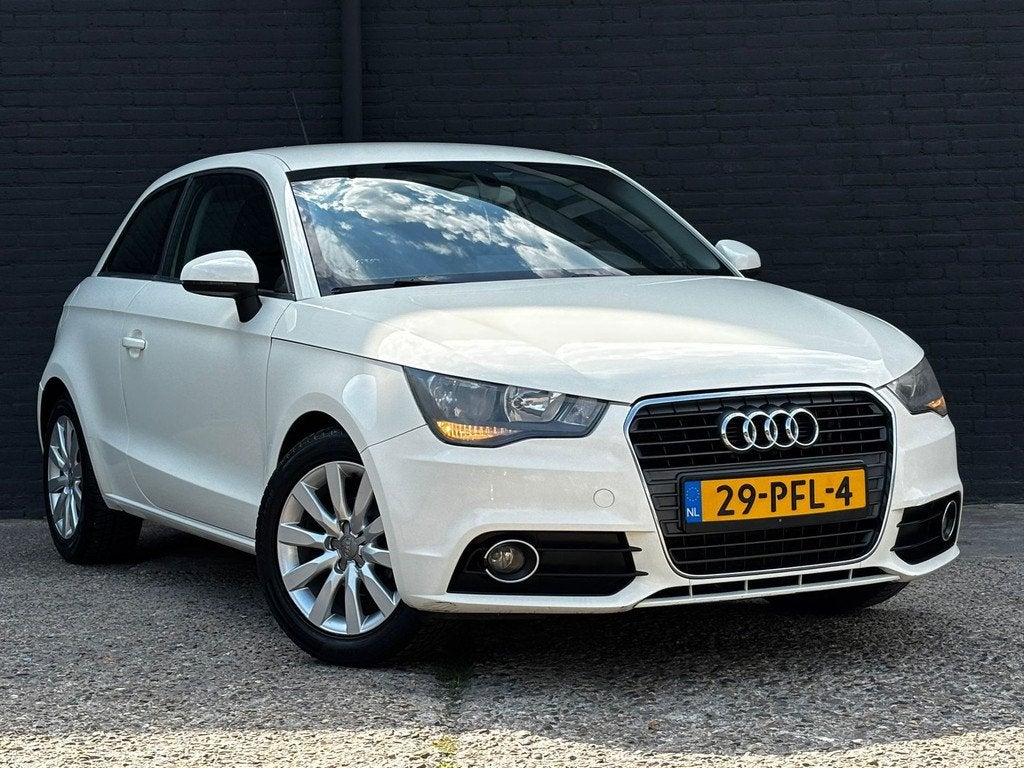 Audi A1 1.2 TFSI Ambition Pro Line Business EXPORT| AIRCO |, Auto's, Audi, Voorwielaandrijving, 4 cilinders, 4 stoelen, Wit
