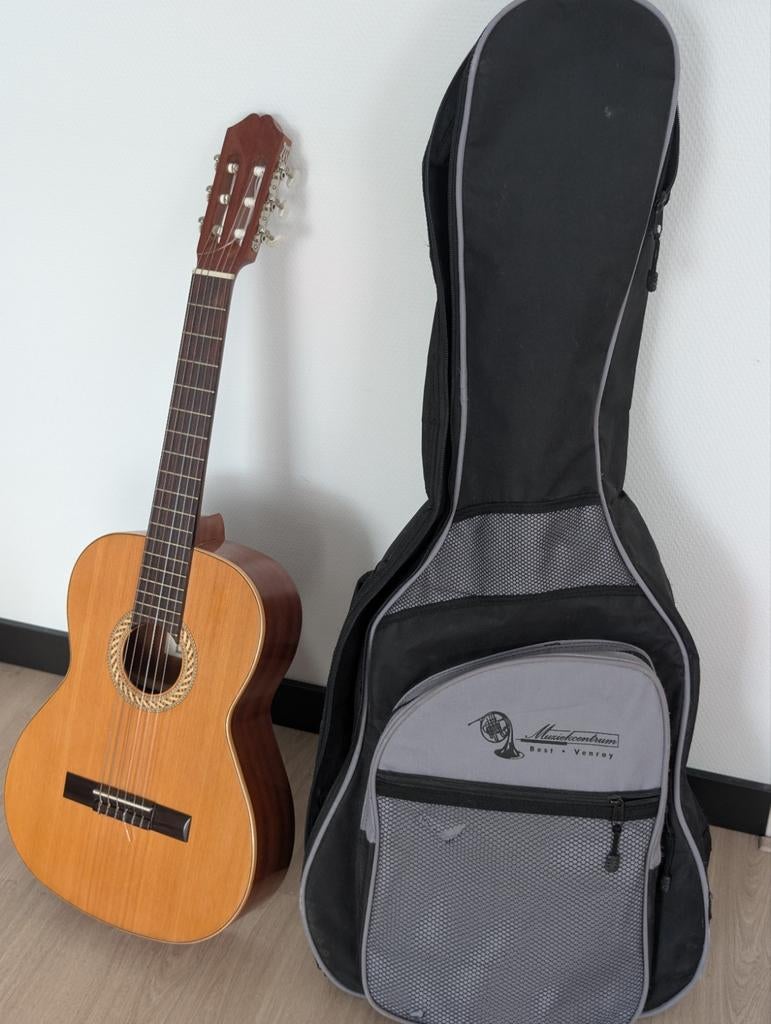 Mooie Juan Salvador 2C klassieke gitaar + hoes, Muziek en Instrumenten, Snaarinstrumenten | Gitaren | Akoestisch, Ophalen, Gebruikt