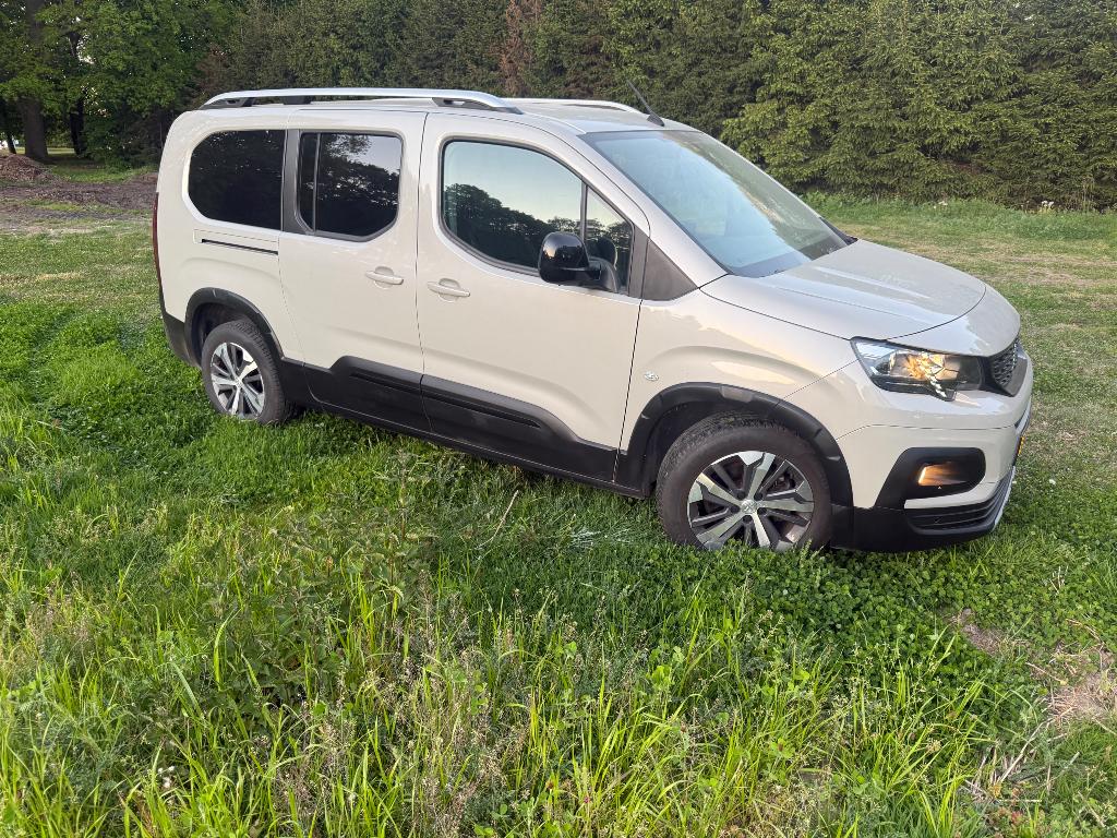 Peugeot Rifter 1.2 Puretech 110pk Long  2019 7 zitter, Auto's, Peugeot, Voorwielaandrijving, 7 stoelen, Bedrijf, 900 kg
