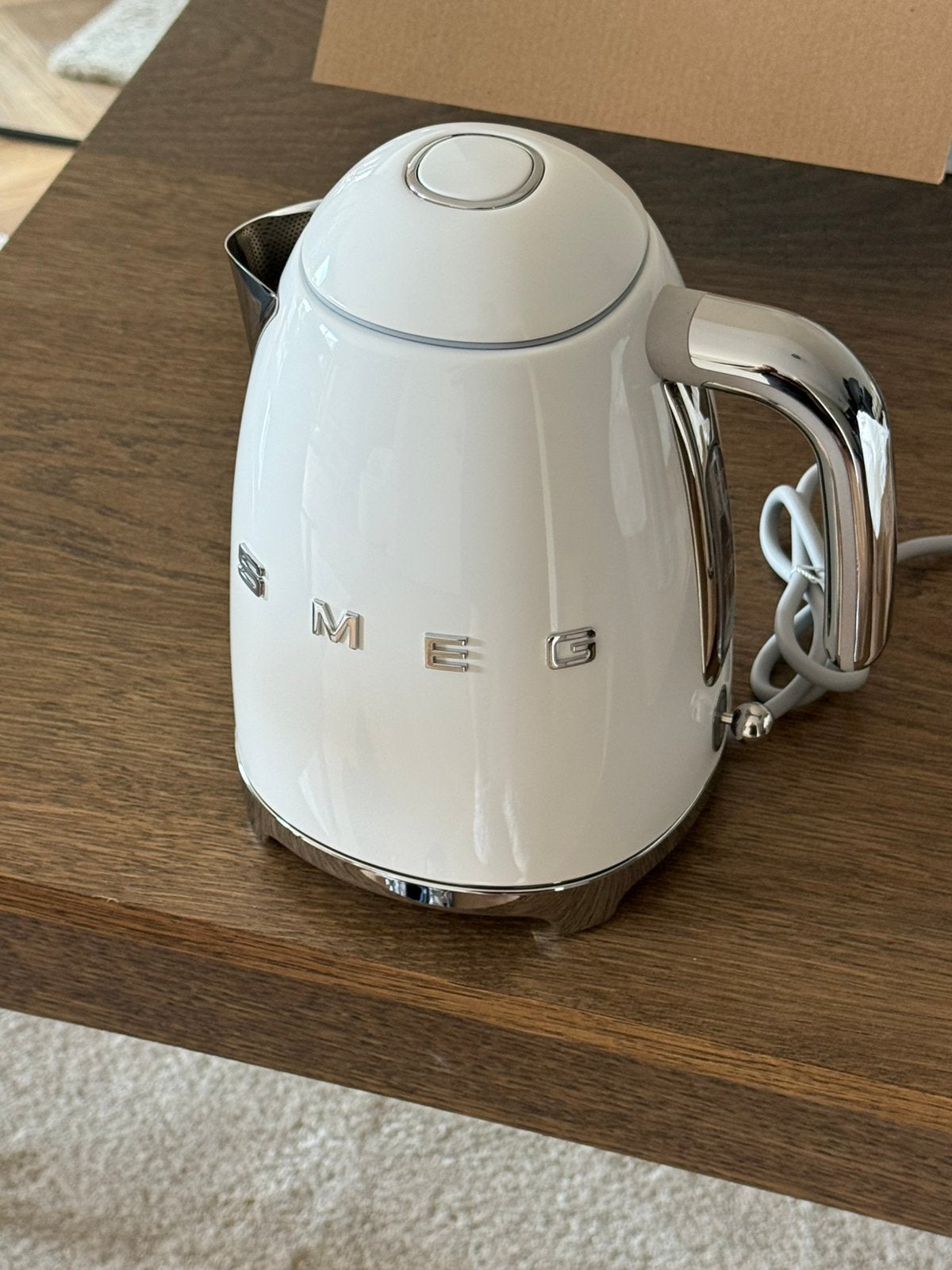 NIEUWE SMEG WATERKOKER (ongebruikt in doos), 1 tot 2 liter, Ophalen of Verzenden, Zo goed als nieuw, Rvs