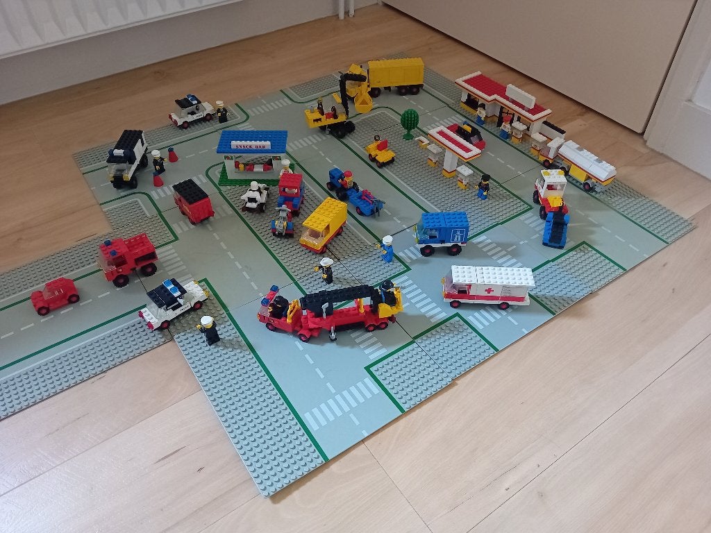 10x Lego wegenplaat met auto's etc., Ophalen of Verzenden, Gebruikt, Grondplaat, Lego