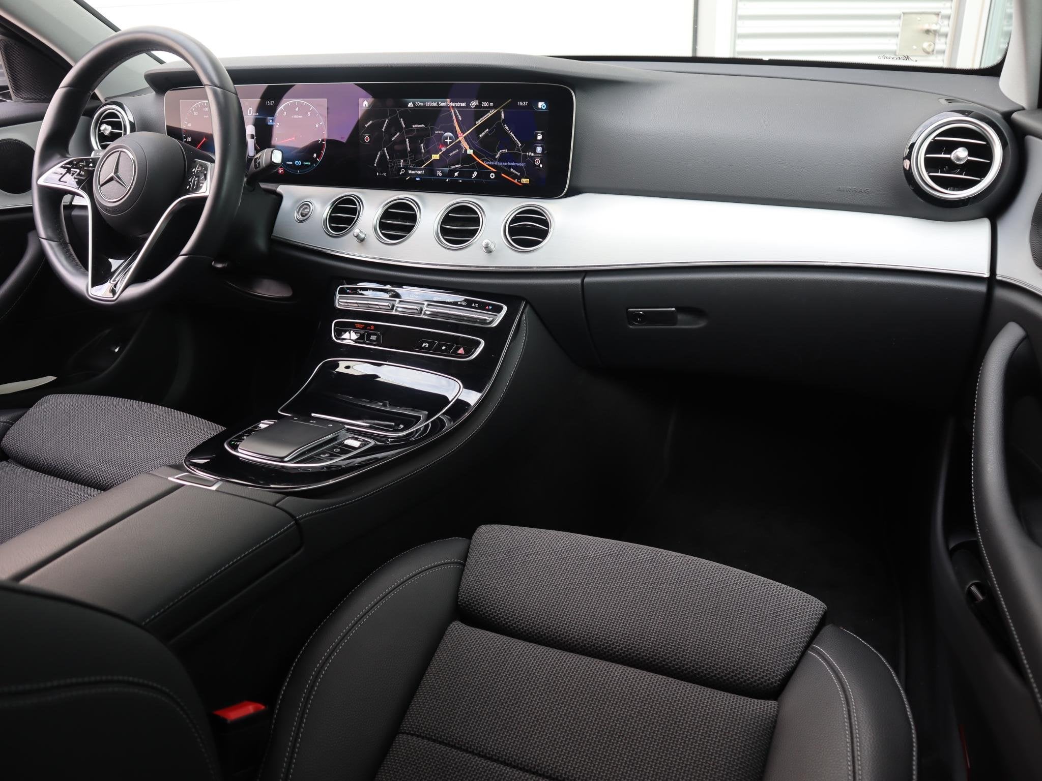 Mercedes-Benz E-klasse Estate 200 Business Solution l Trekha, Auto's, Gebruikt, 4 cilinders, 1695 kg, 102 €/maand