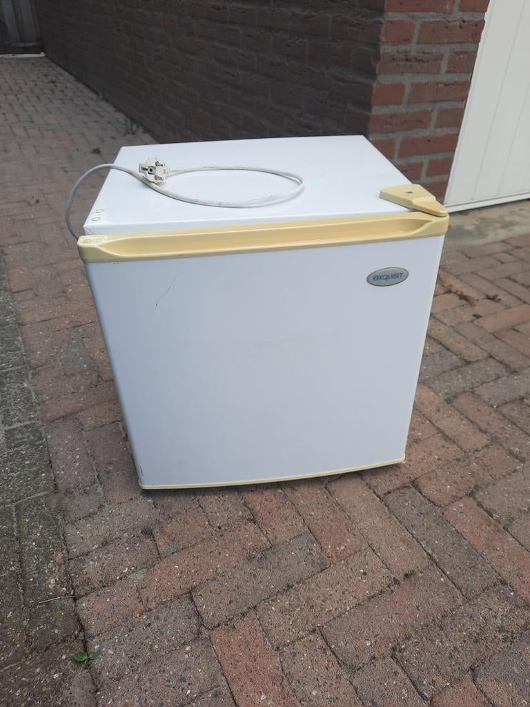 Compacte camping koelkast - Ideaal voor onderweg!, Ophalen of Verzenden, Minder dan 75 liter, Zonder vriesvak, Gebruikt