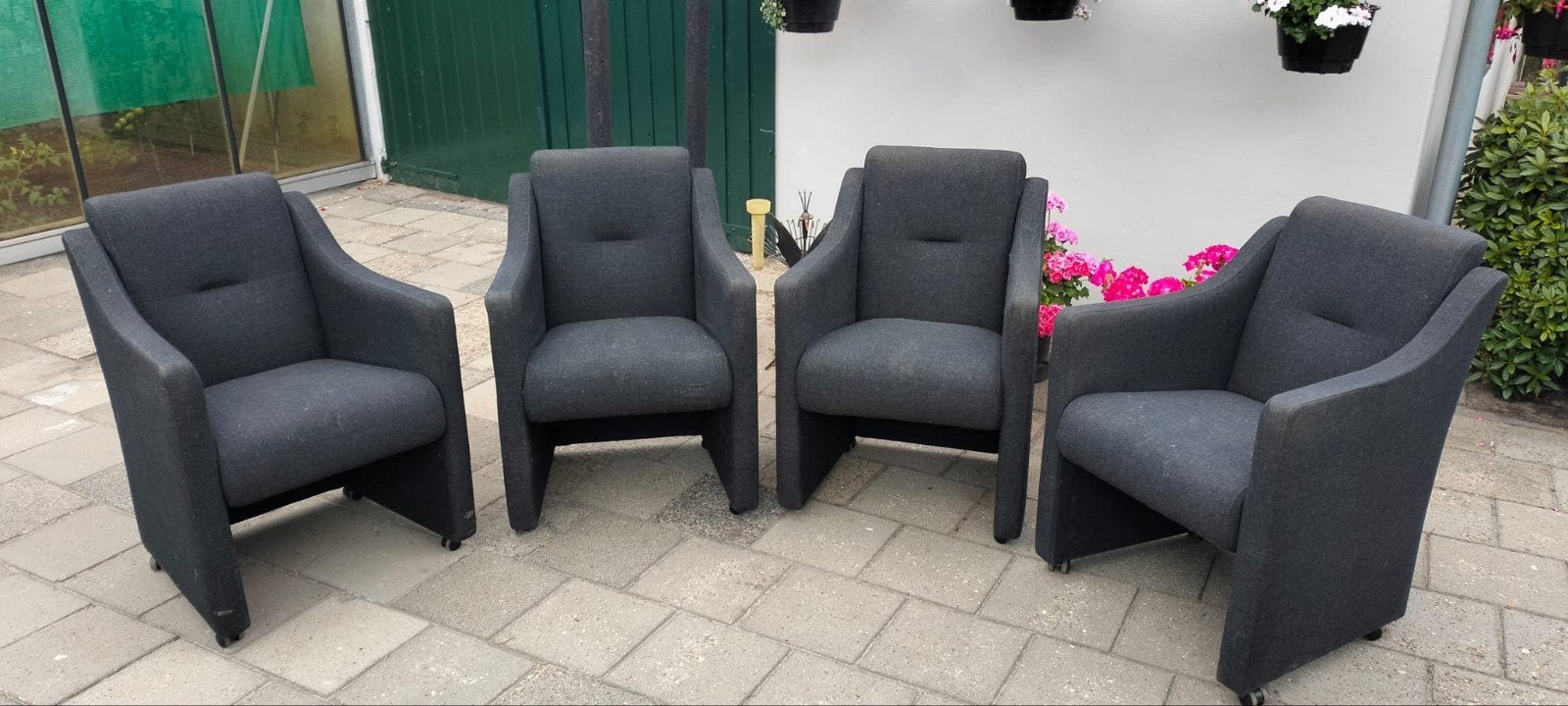 4 stoelen met wieltjes  ( gratis op halen ), Huis en Inrichting, Fauteuils, Ophalen, Gebruikt, Stof, 50 tot 75 cm