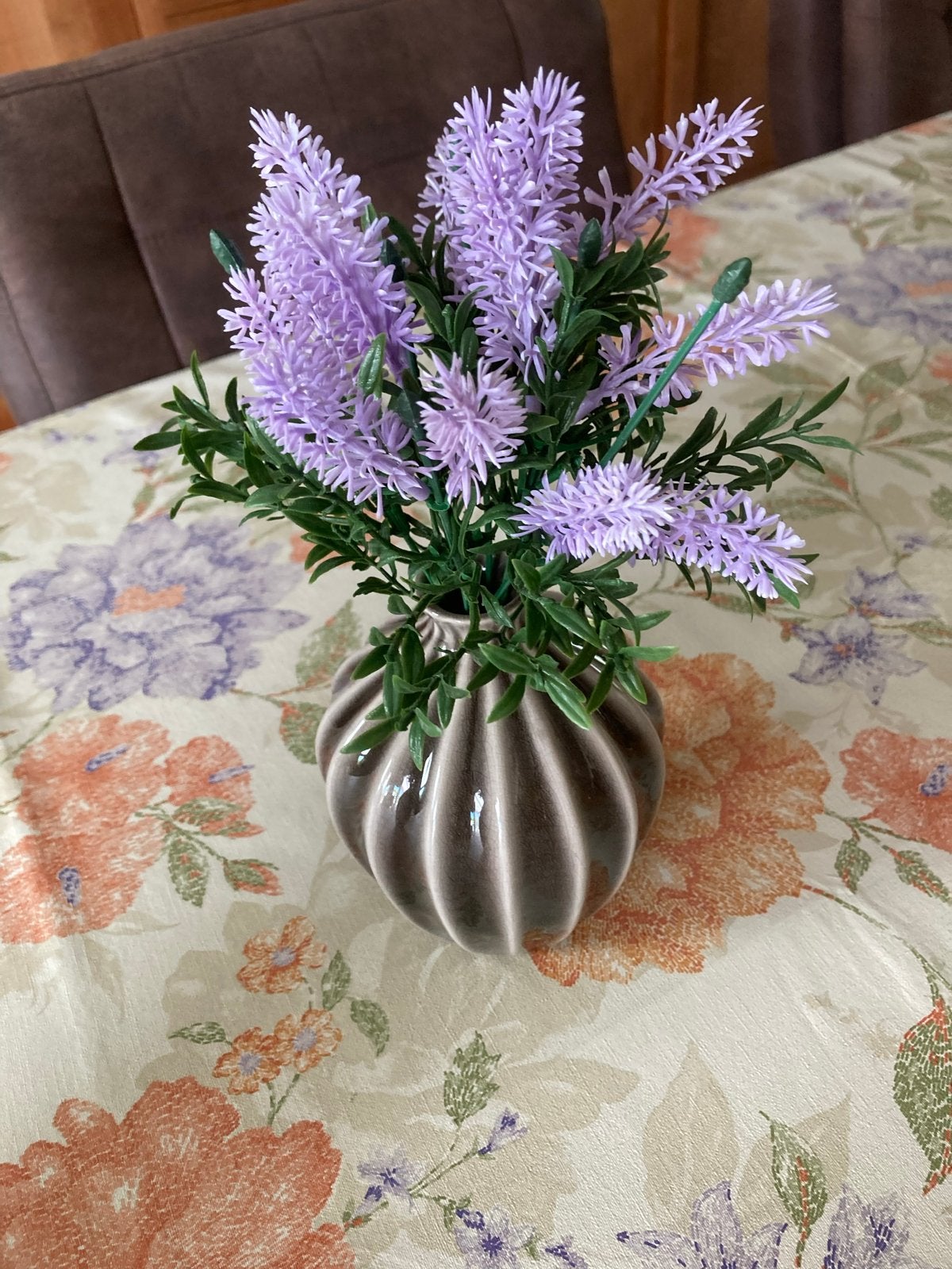 Set van twee decoratieve vazen met lavendel, Huis en Inrichting, Woonaccessoires | Vazen, Ophalen, Bruin, Inclusief decoratie