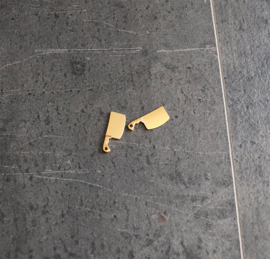 Setje 2 hakmessen in miniatuur nieuw 1:12 mesjes goud, Ophalen of Verzenden, Nieuw, Poppenhuis