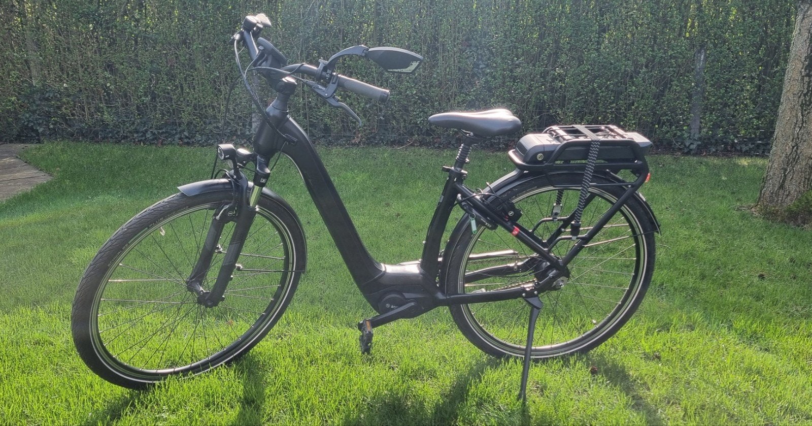 zwarte zgan electrische fiets nog geen 2500 km op gefietst., Fietsen en Brommers, Zo goed als nieuw, Minder dan 47 cm, 50 km per accu of meer