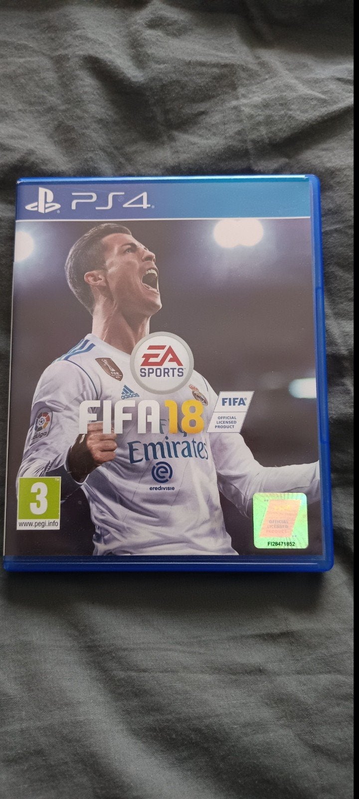 FIFA 18 PS4 - Voetbalgame met Cristiano Ronaldo, Ophalen of Verzenden, Zo goed als nieuw, Eén computer, Sport