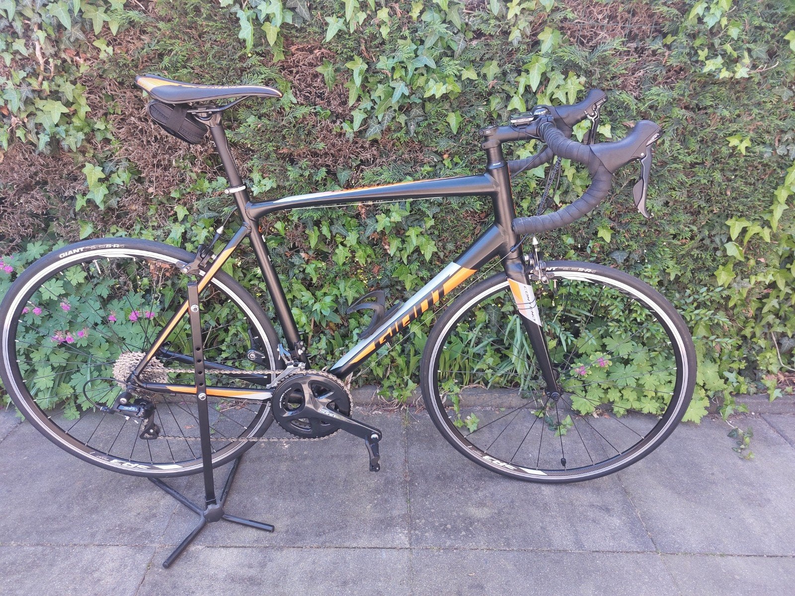 Giant Contend, Aluminium, Zo goed als nieuw, Meer dan 20 versnellingen, 53 tot 57 cm