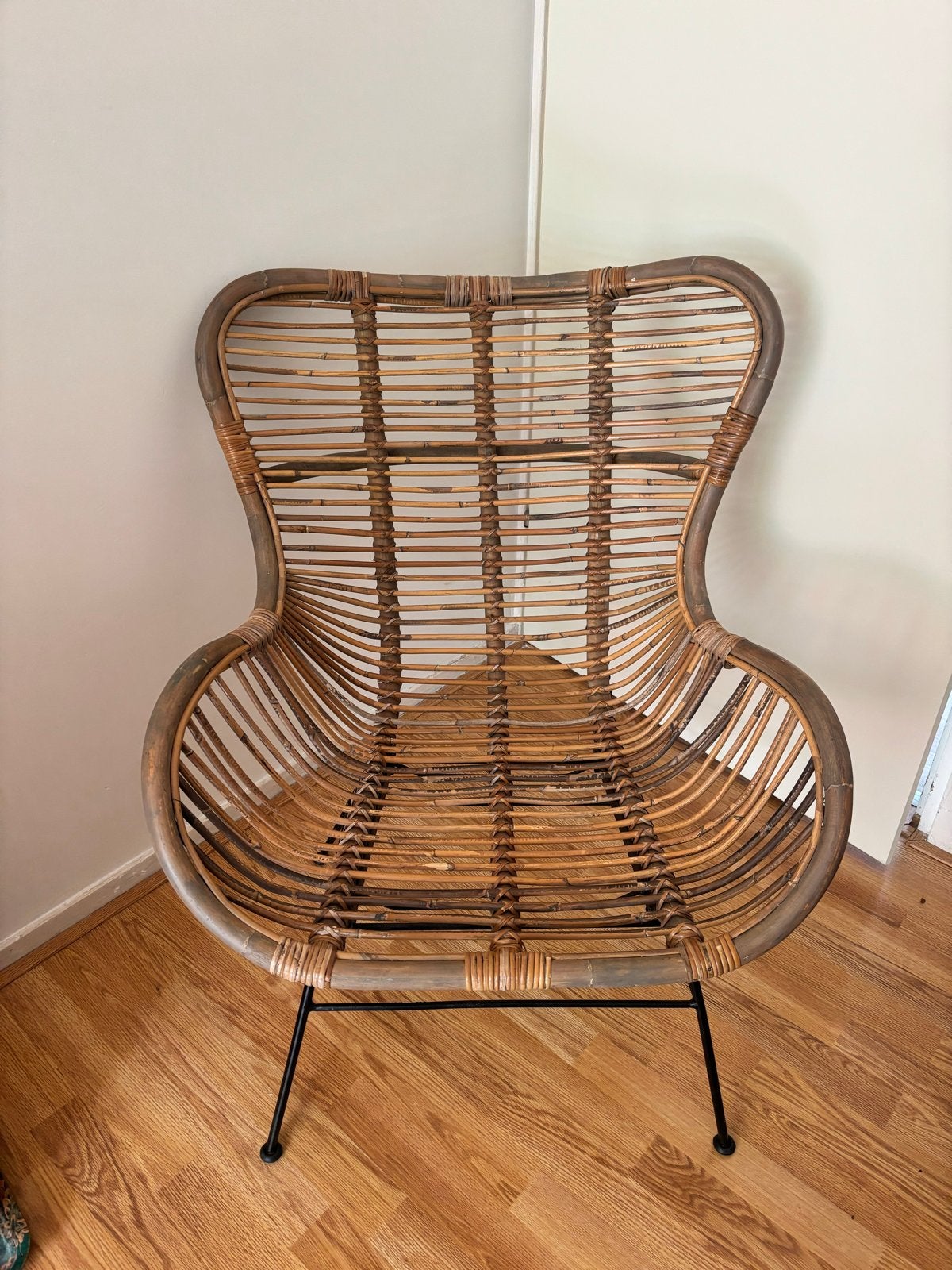 Rotan vlinderstoel, Huis en Inrichting, Stoelen, Ophalen, Bruin, Riet of Rotan, Zo goed als nieuw