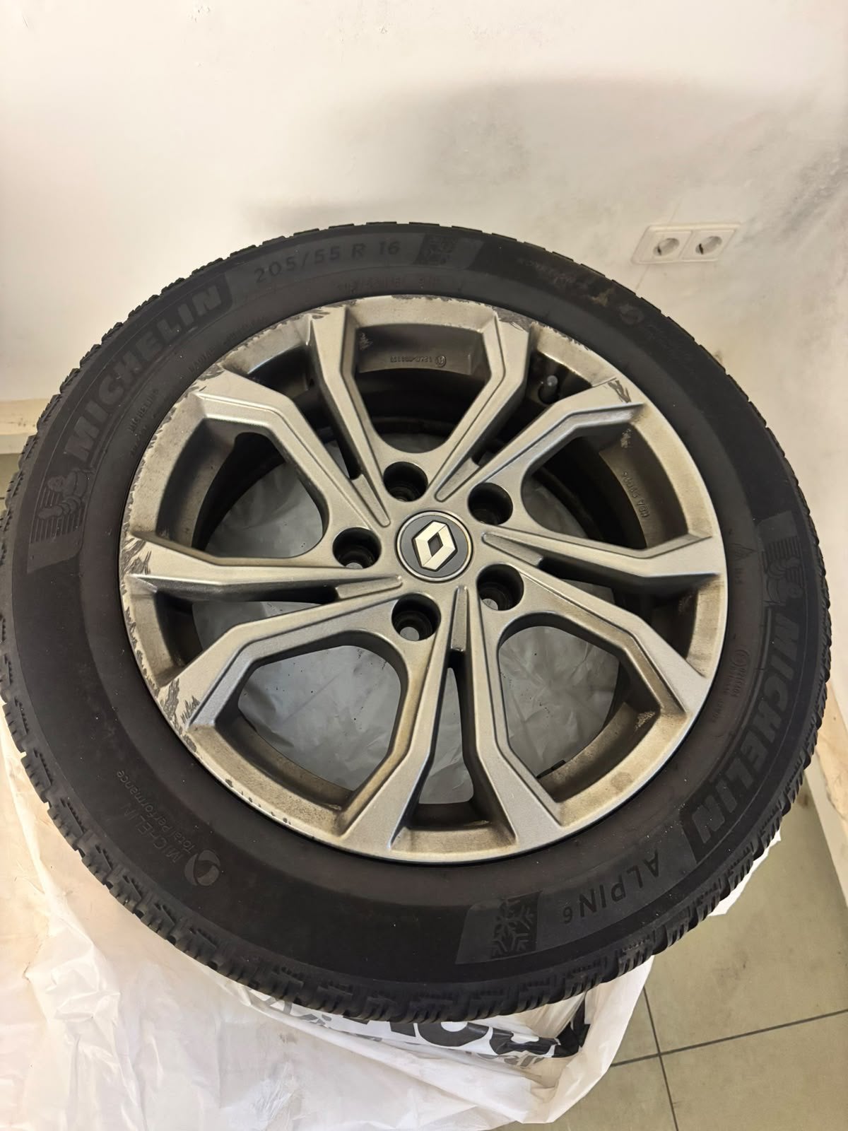 4x Renault  Michelin Alpin 6 205/55 R16 incl. velgeb, Ophalen of Verzenden