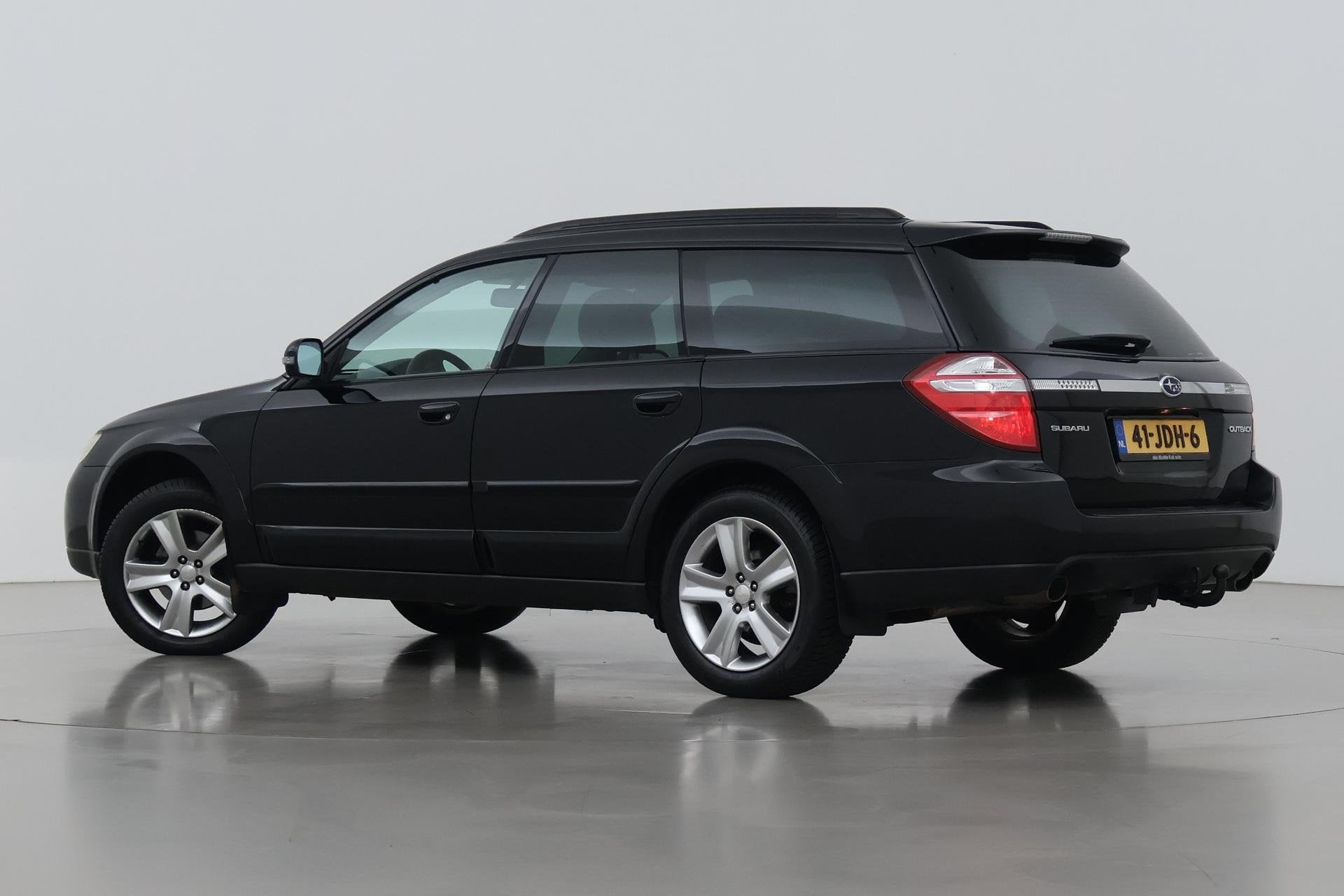 Subaru Outback 2.5i Comfort | Trekhaak | Cruise Control | St, Stof, Beige, 4 cilinders, Zwart