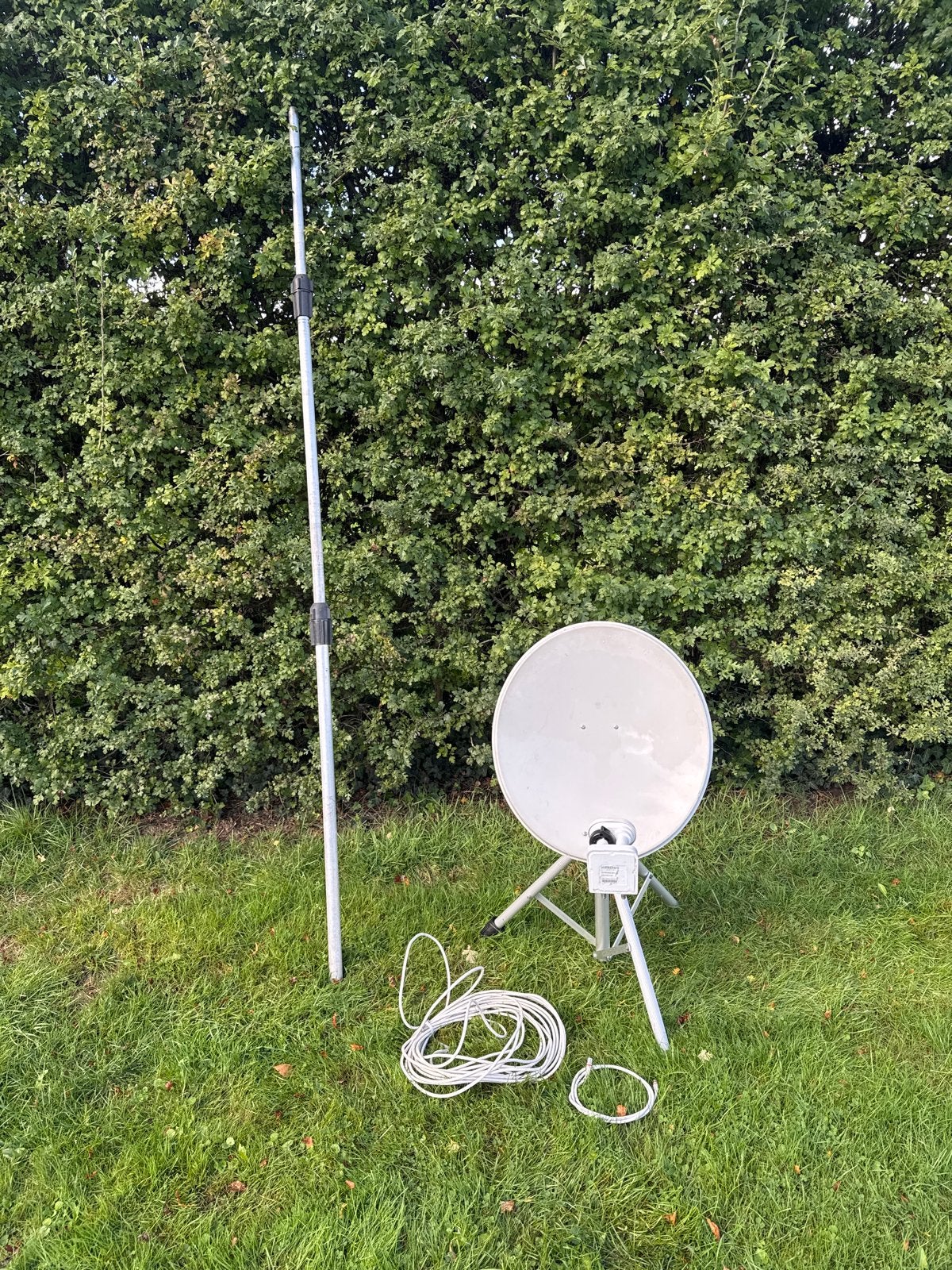Complete schotelantenne set met statief en kabels, Audio, Tv en Foto, Ophalen, Gebruikt, (Schotel)antenne, Overige merken