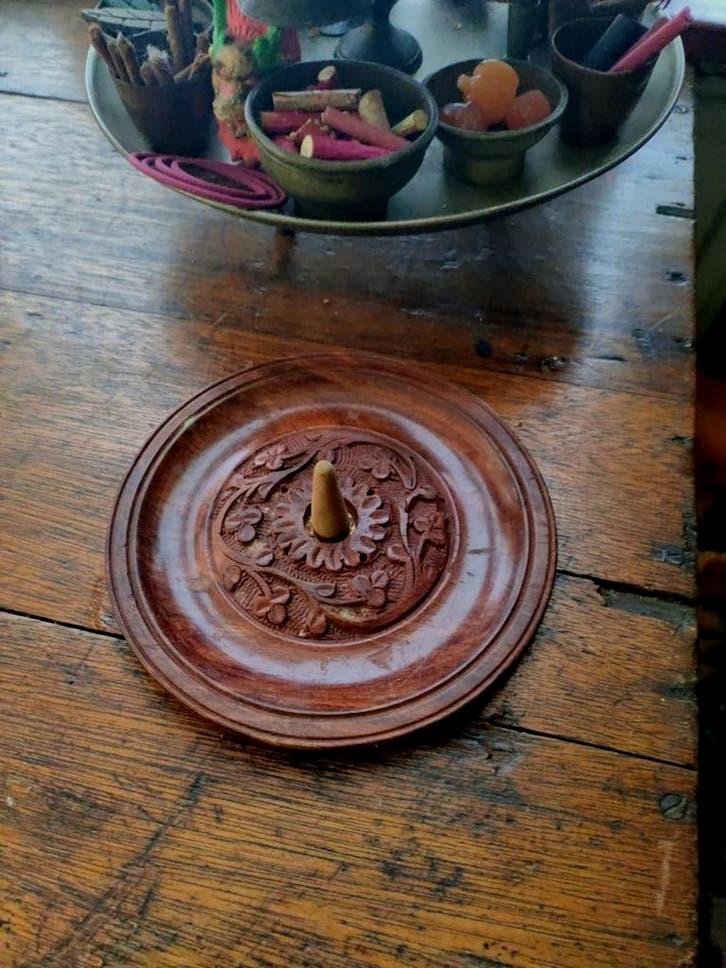 Wierook standaard hout, mooi bij boeddha 4€, Ophalen of Verzenden