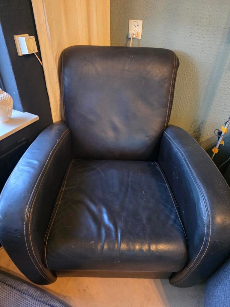 2x zwarte fauteuil met gebruikerssporen, Ophalen, Gebruikt, Vrijstaande haard, Houthaard