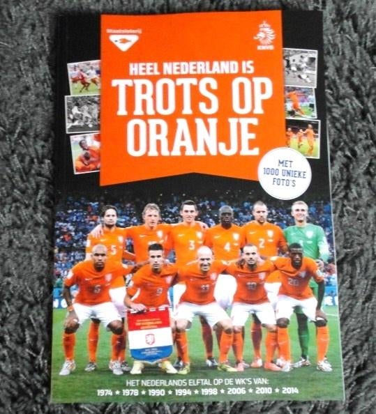 WK boek (8x WK van 1974 tot 2014), Ophalen of Verzenden, Nieuw, Balsport