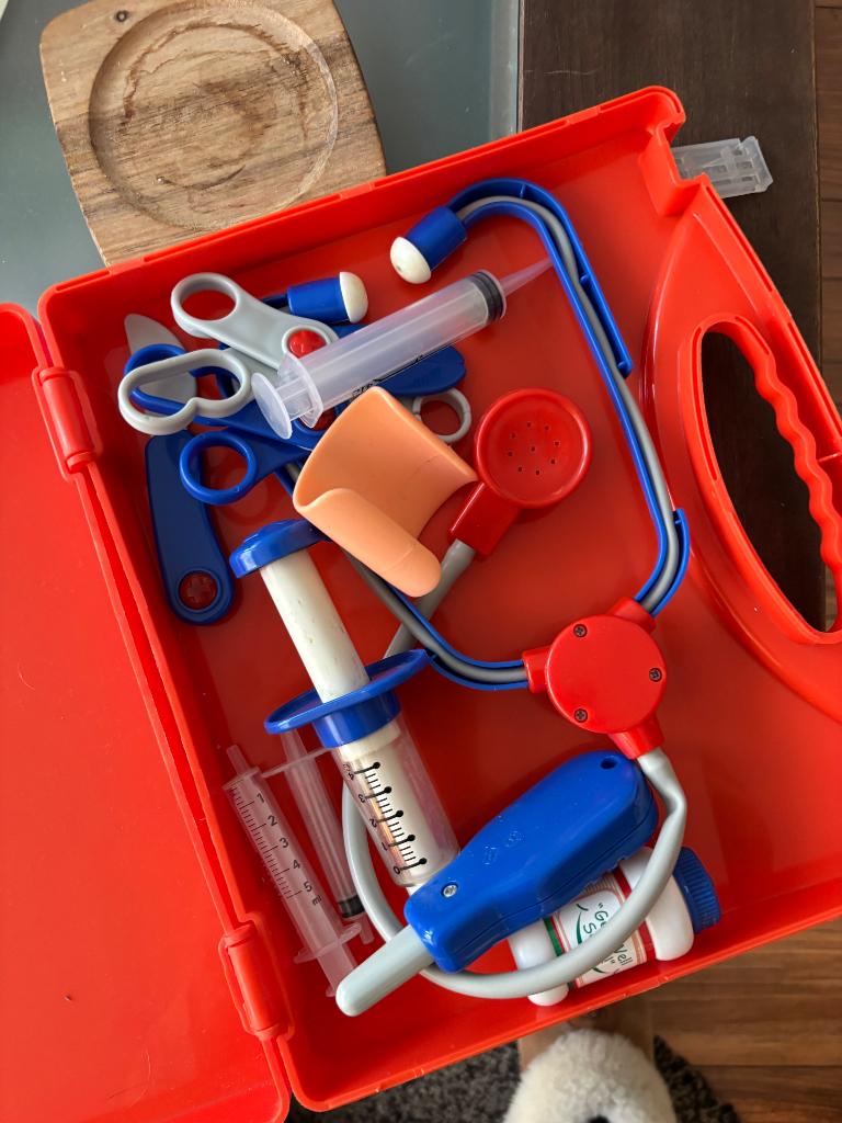 Dokter speelset, Ophalen