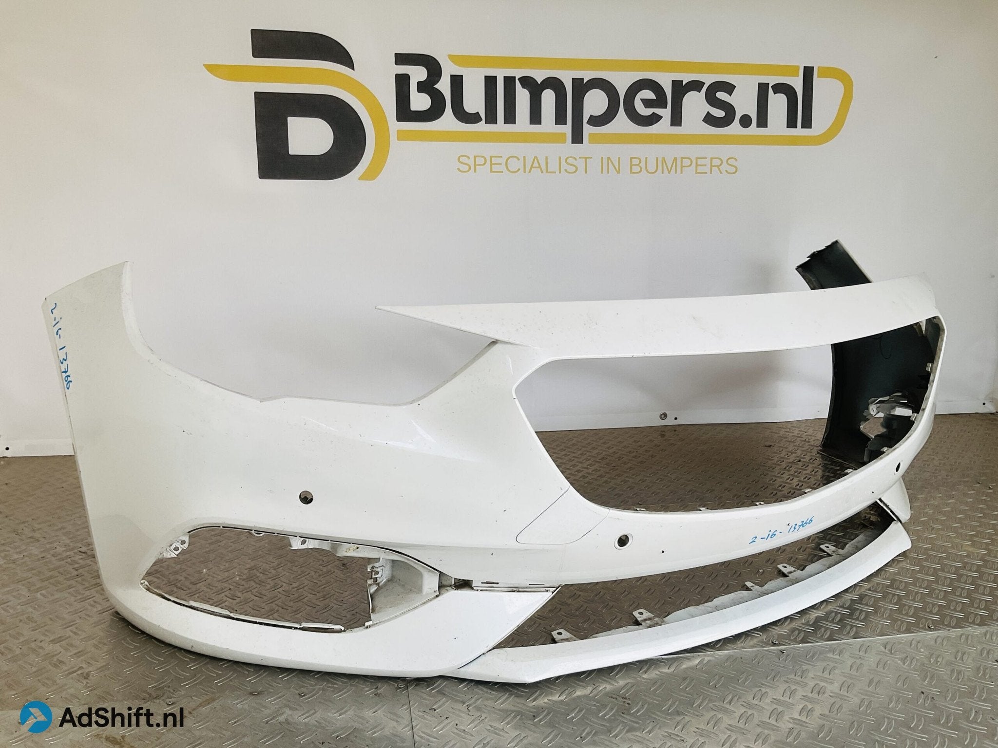 Bumper Opel Insignia B 4xpdc 39136417Voorbumper 2-i6-13766R, Auto-onderdelen, Bumper