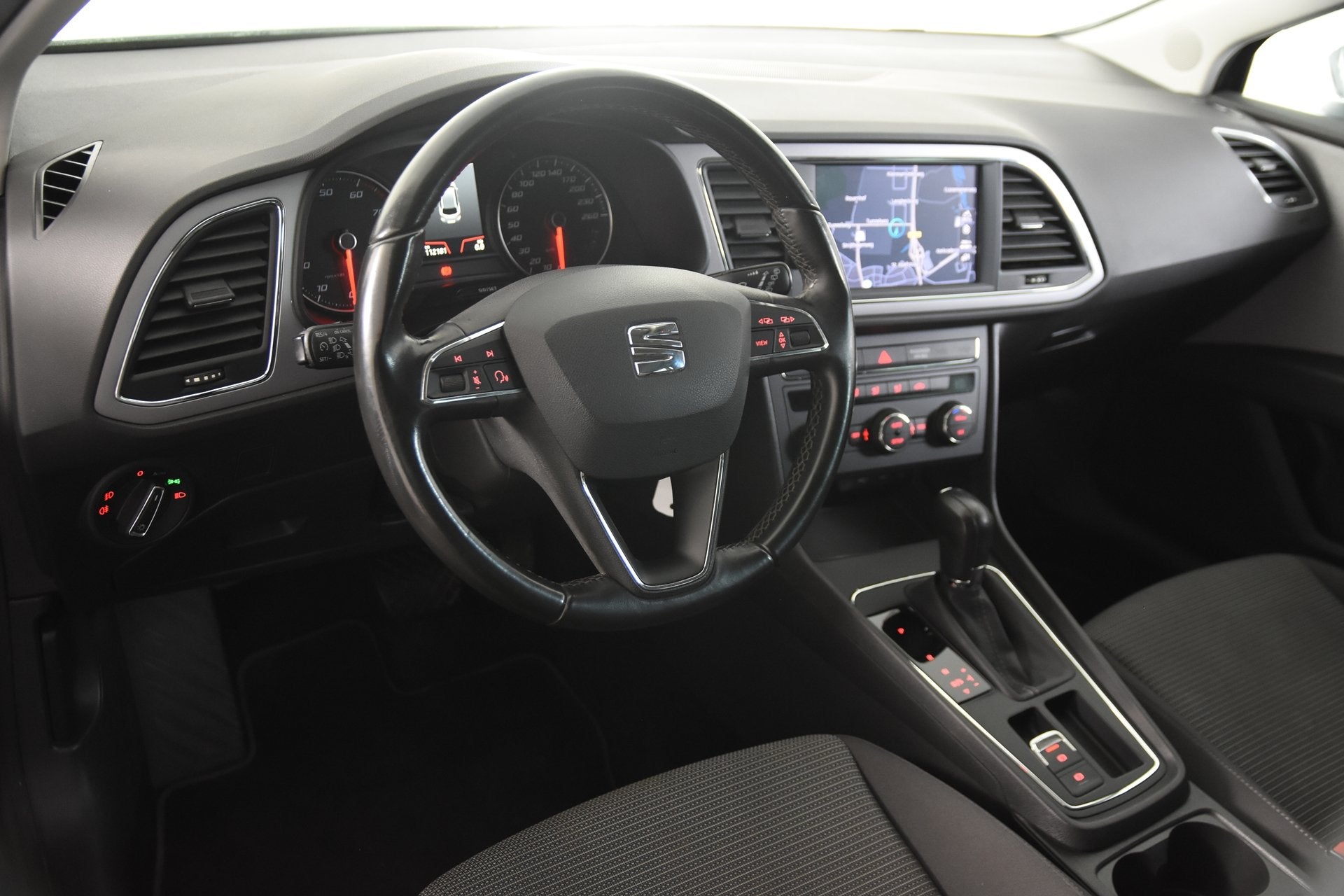 SEAT Leon Sportstourer 1.5 TSI Sportstourer *Automaat*CNG*, Auto's, Dealer onderhouden, Stof, 4 cilinders, Leon