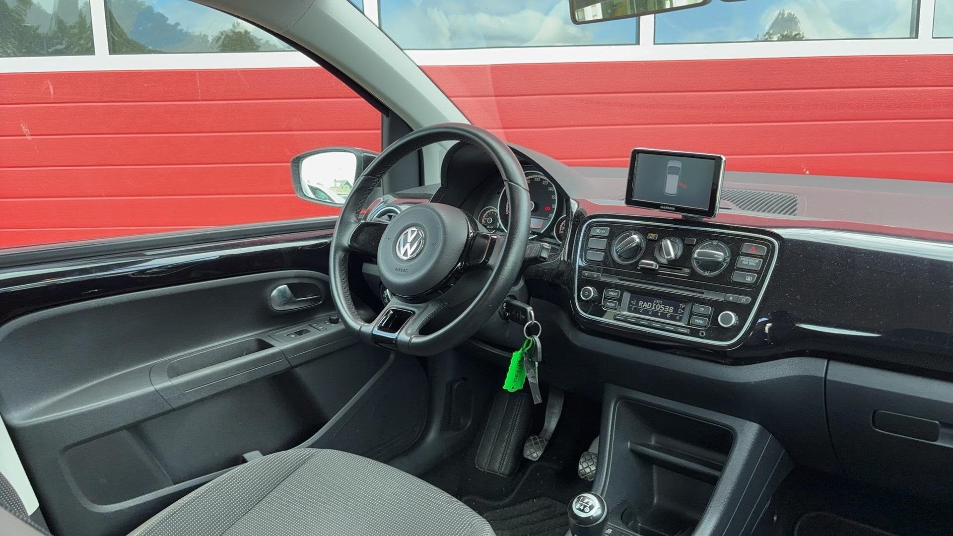 Volkswagen Up! 1.0 high up! BlueMotion NWE DRIEM / CRUISE CO, Auto's, Volkswagen, Voorwielaandrijving, Euro 5, Stof, Gebruikt