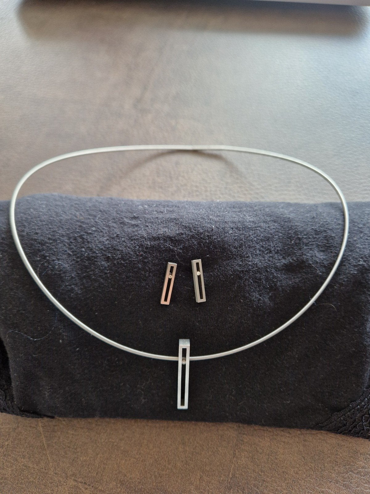 Stalen collier met briljantjes en bijpassende oorbellen, Ophalen of Verzenden, Gebruikt
