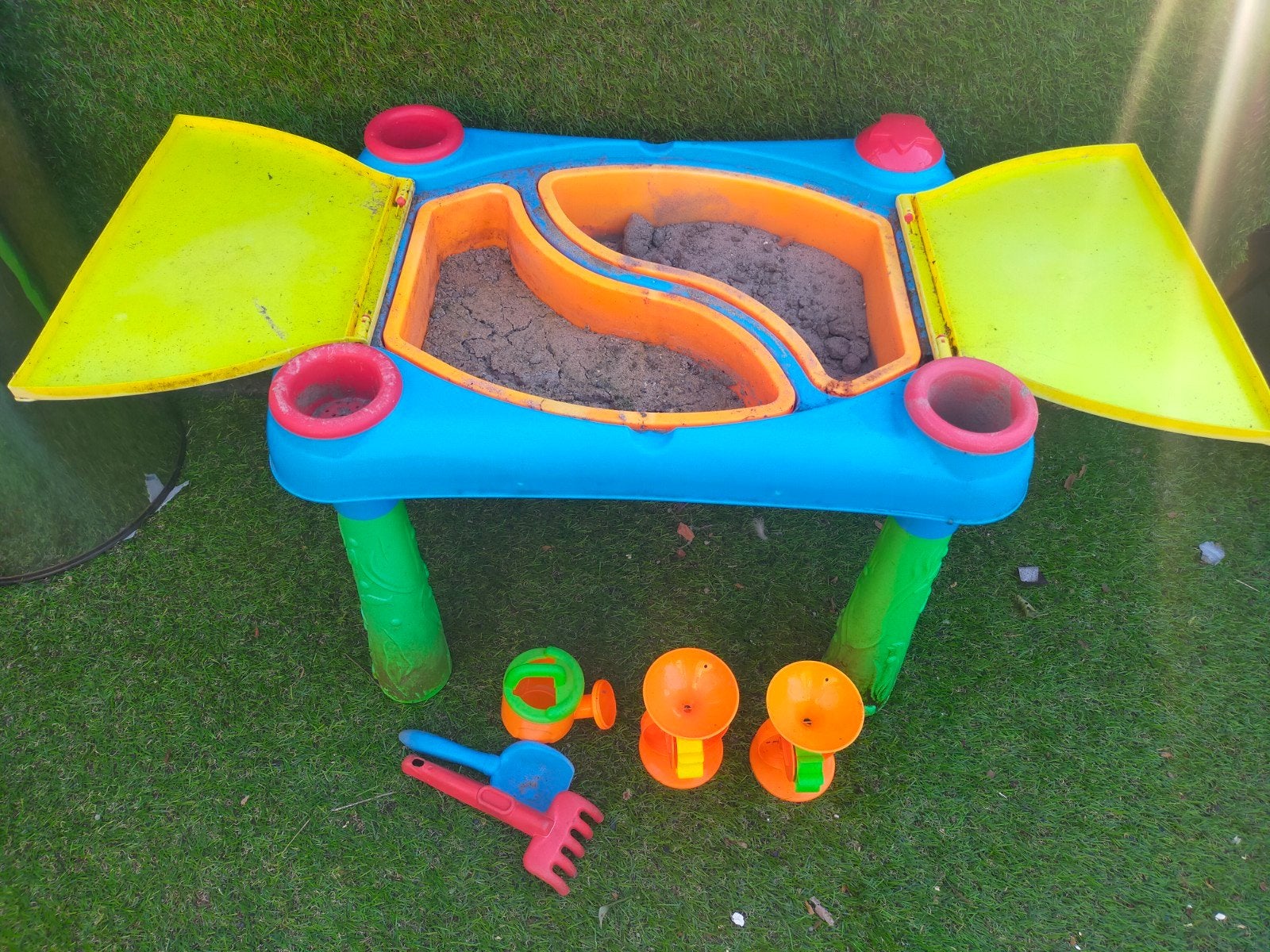 Zand- en watertafel met accessoires, Kinderen en Baby's, Speelgoed | Buiten | Zandbakken, Ophalen of Verzenden, Gebruikt