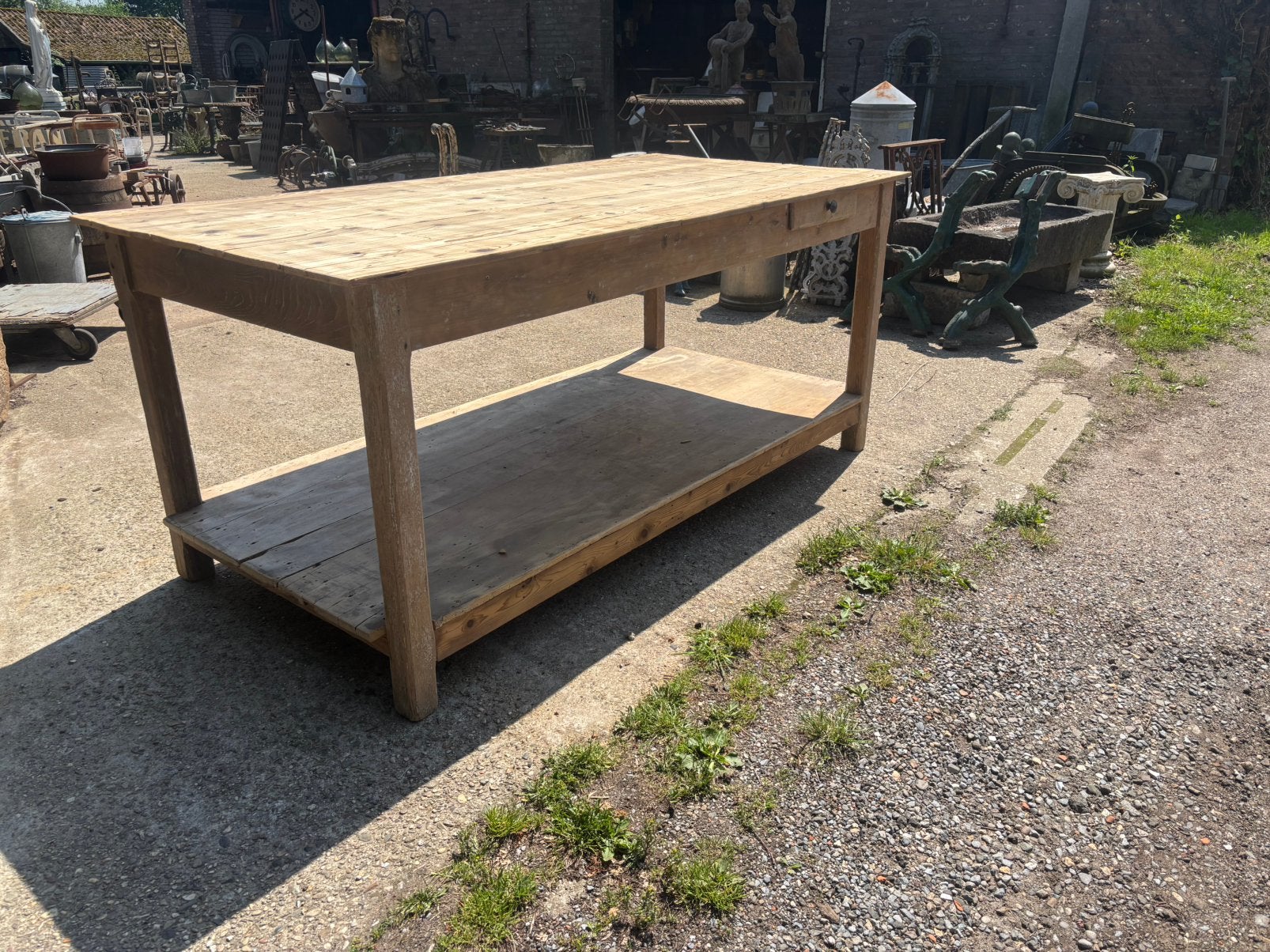 Oude werktafel of stoffentafel of oude werkbank kookeiland, Ophalen