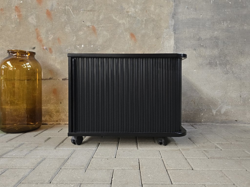 Jaren 80 Deens Design Dressoir | Denka Zwart Kleine Kast, Grenenhout, 25 tot 50 cm, Gebruikt, Met deur(en)