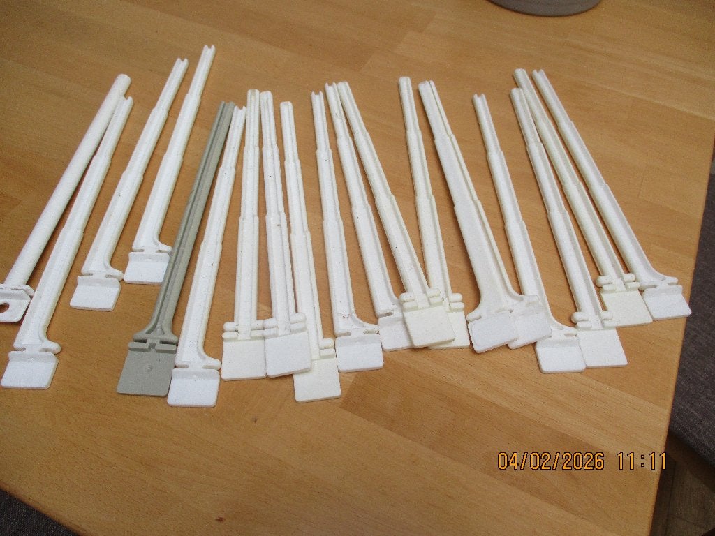 zitstokken    kunst stof, Ophalen, Zo goed als nieuw, Kooi-accessoires