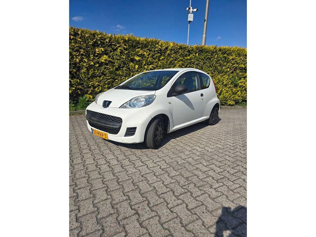Peugeot- 107 - 1.0-12V XR - 2011 - Personenauto, Voorwielaandrijving, Gebruikt, Overige carrosserieën, 4 stoelen