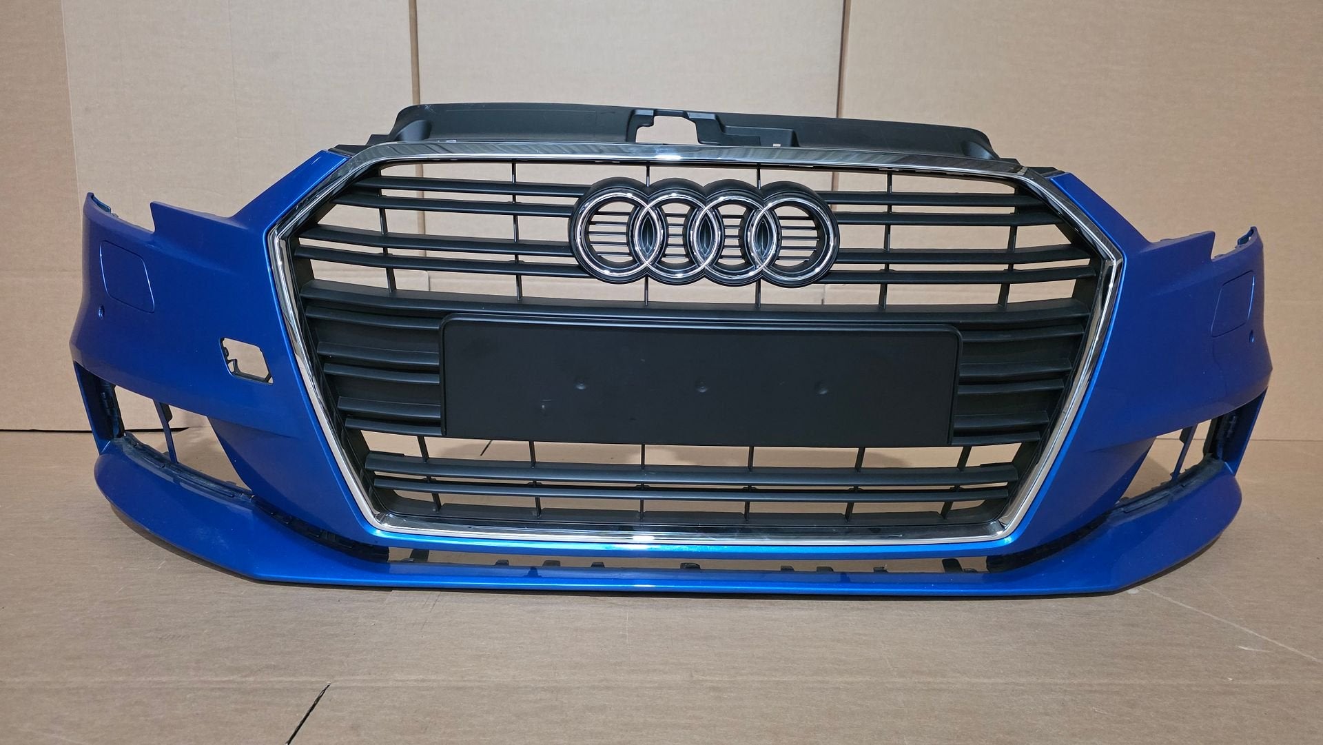 Voorbumper Audi A3 8V Facelift Sportback / Hatchback Basic, Gebruikt, -, Voor, Ophalen of Verzenden