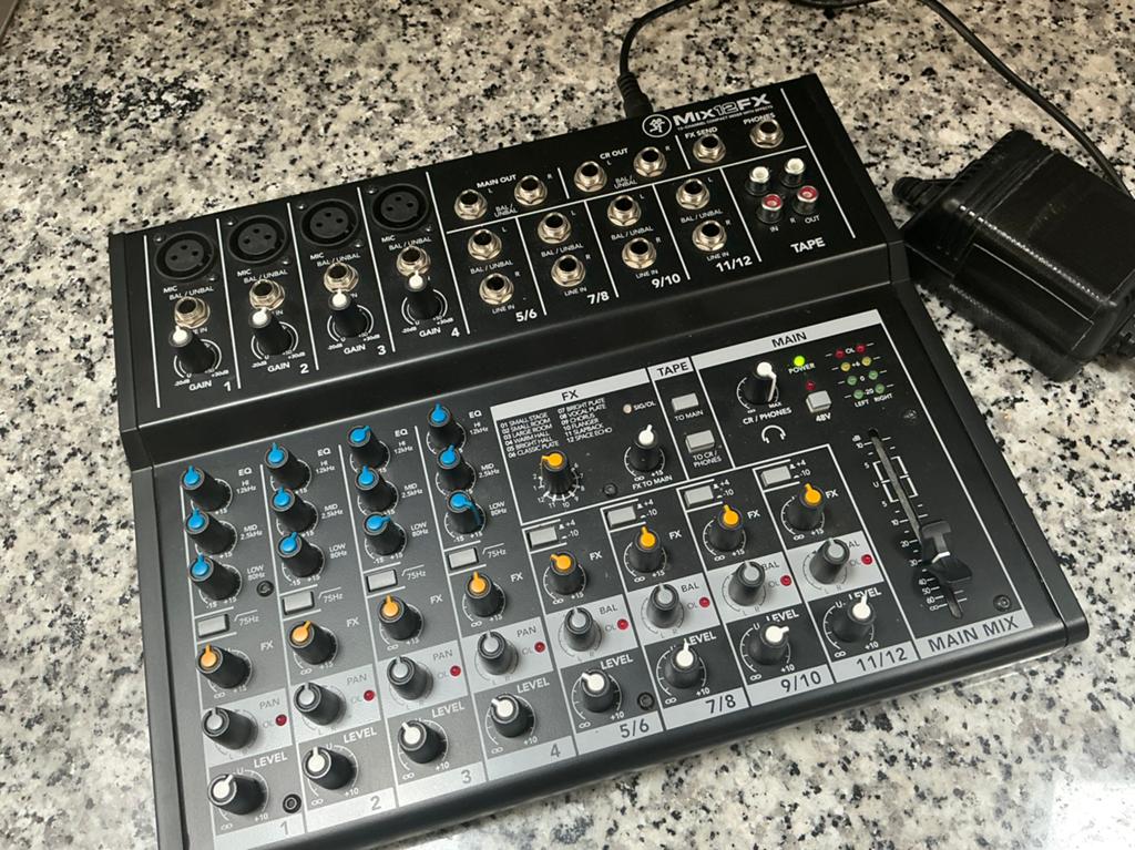 Mackie Mix12FX 12-kanaals compacte mixer met effecten, Ophalen of Verzenden, Zo goed als nieuw, 10 tot 20 kanalen, Microfooningang
