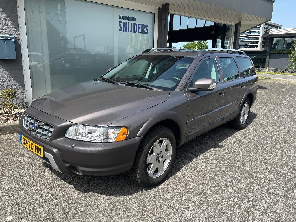 Volvo XC70 2.5 T AWD 2007 Bruin, Auto's, Volvo, 1800 kg, Zwart, Bruin, 1618 kg