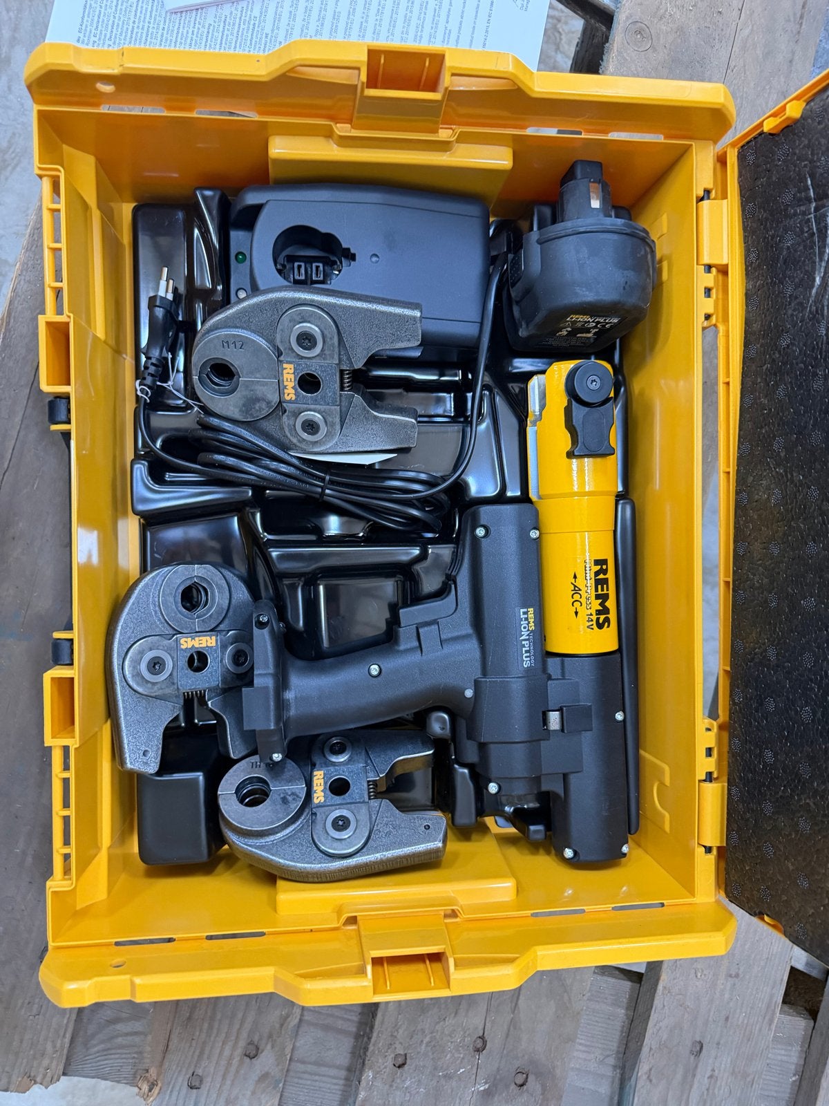 REMS Accu-Press 22V ACC met perstangen, Ophalen, Zo goed als nieuw