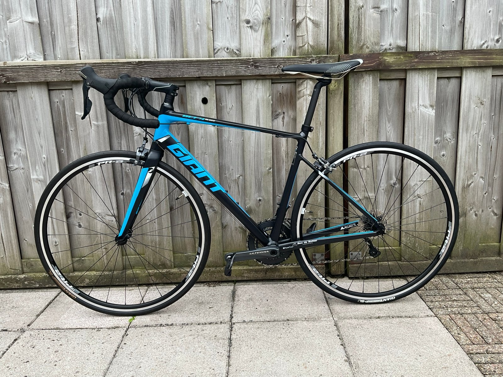 Giant Defy (M) Ultegra met carbon voorvork te koop, Ophalen, Aluminium, Giant, Zo goed als nieuw