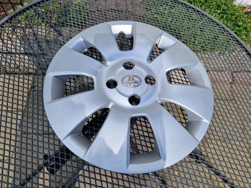 1x Originele Toyota Yaris wieldop 15 inch, Ophalen of Verzenden, Zo goed als nieuw