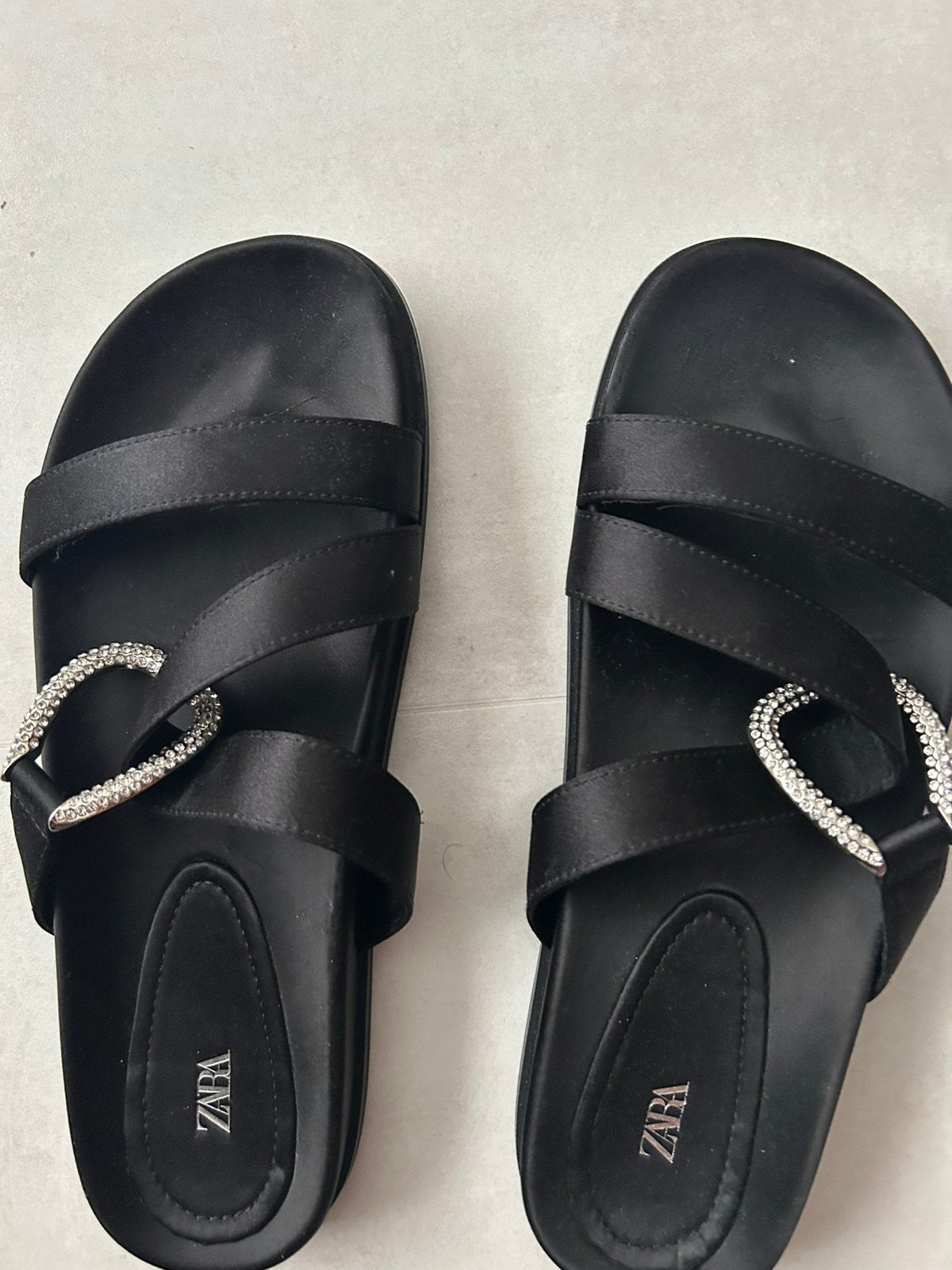 zara slippers, Verzenden, Zo goed als nieuw