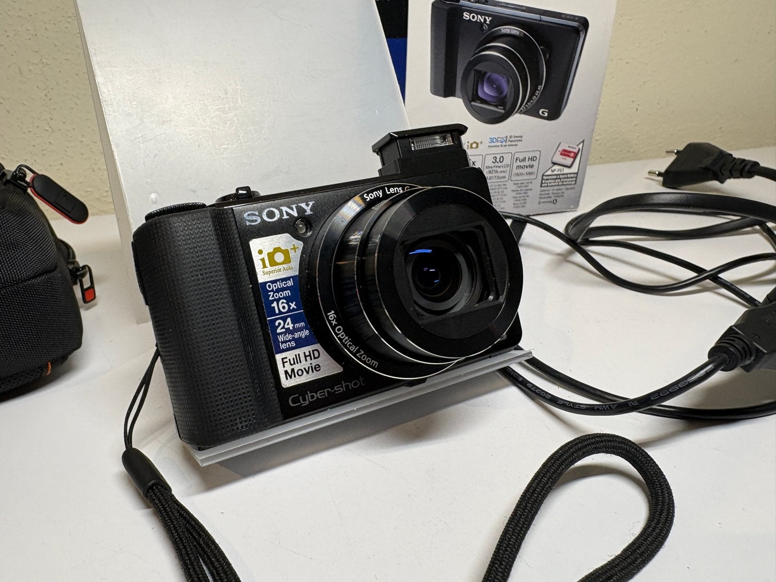 Sony Cyber-shot DSC-HX9V Compact Camera - 16.2 MP, 16x Zoom, Compact, Ophalen of Verzenden, Zo goed als nieuw, Sony