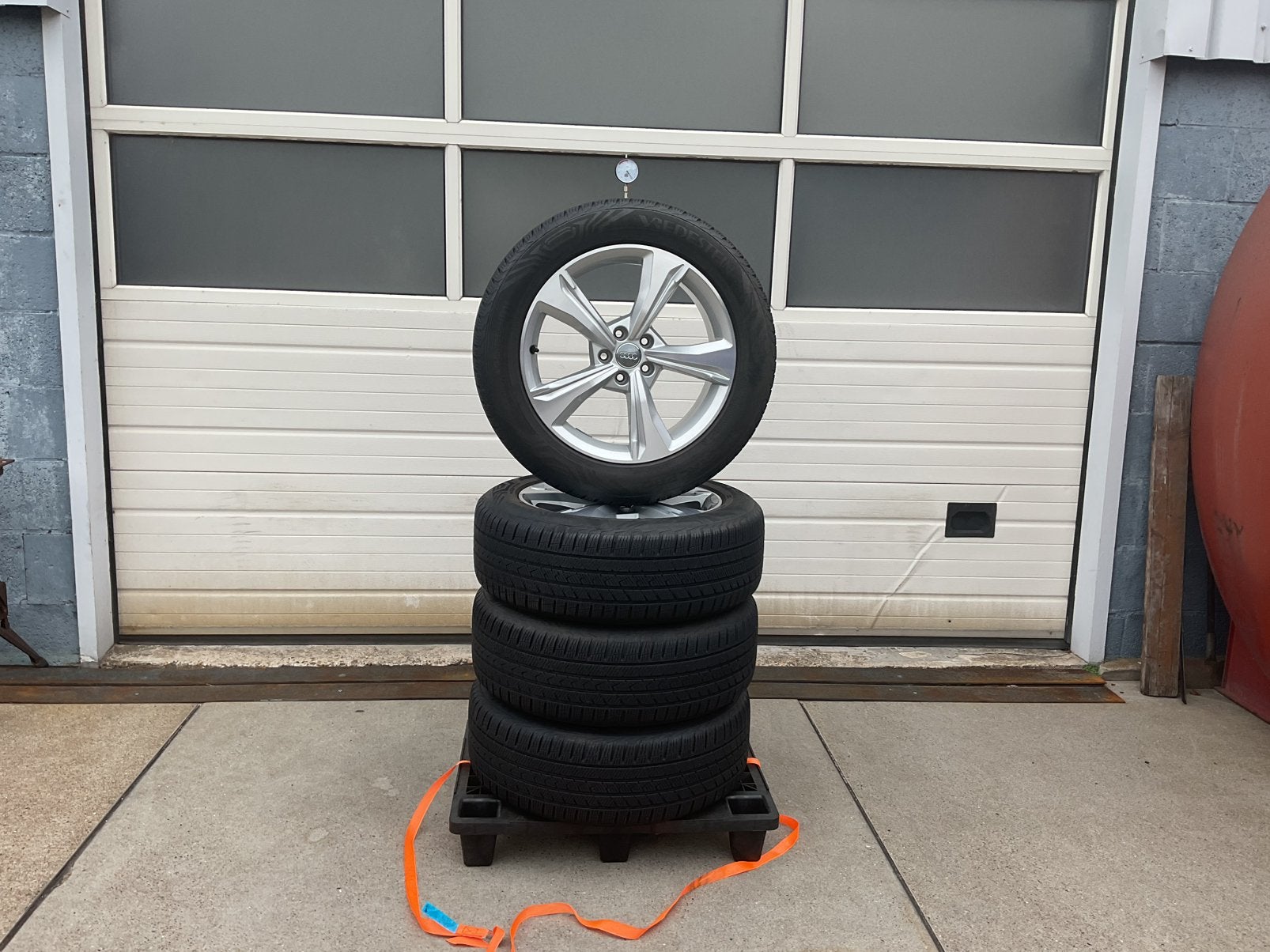 Origineel Audi - Q5.  All - Season Set.  235 - 55 - 19., Gebruikt, Banden en Velgen, 235 mm, All Season