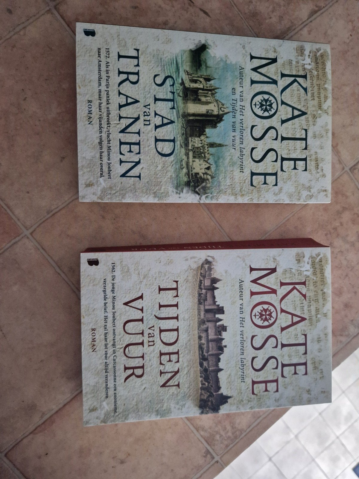 Kate Mosse Boeken: Stad van Tranen & Tijden van Vuur, Ophalen of Verzenden, Gelezen, Kate Mosse, Europa overig