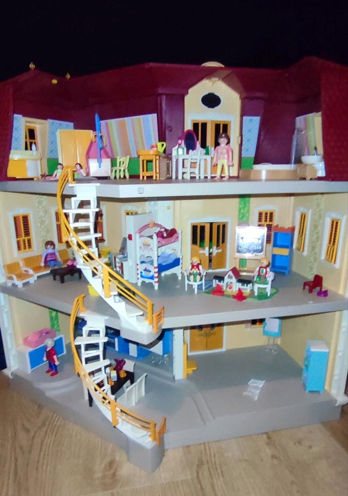 Playmobil huis met veel accessoires en poppetjes, Ophalen, Gebruikt