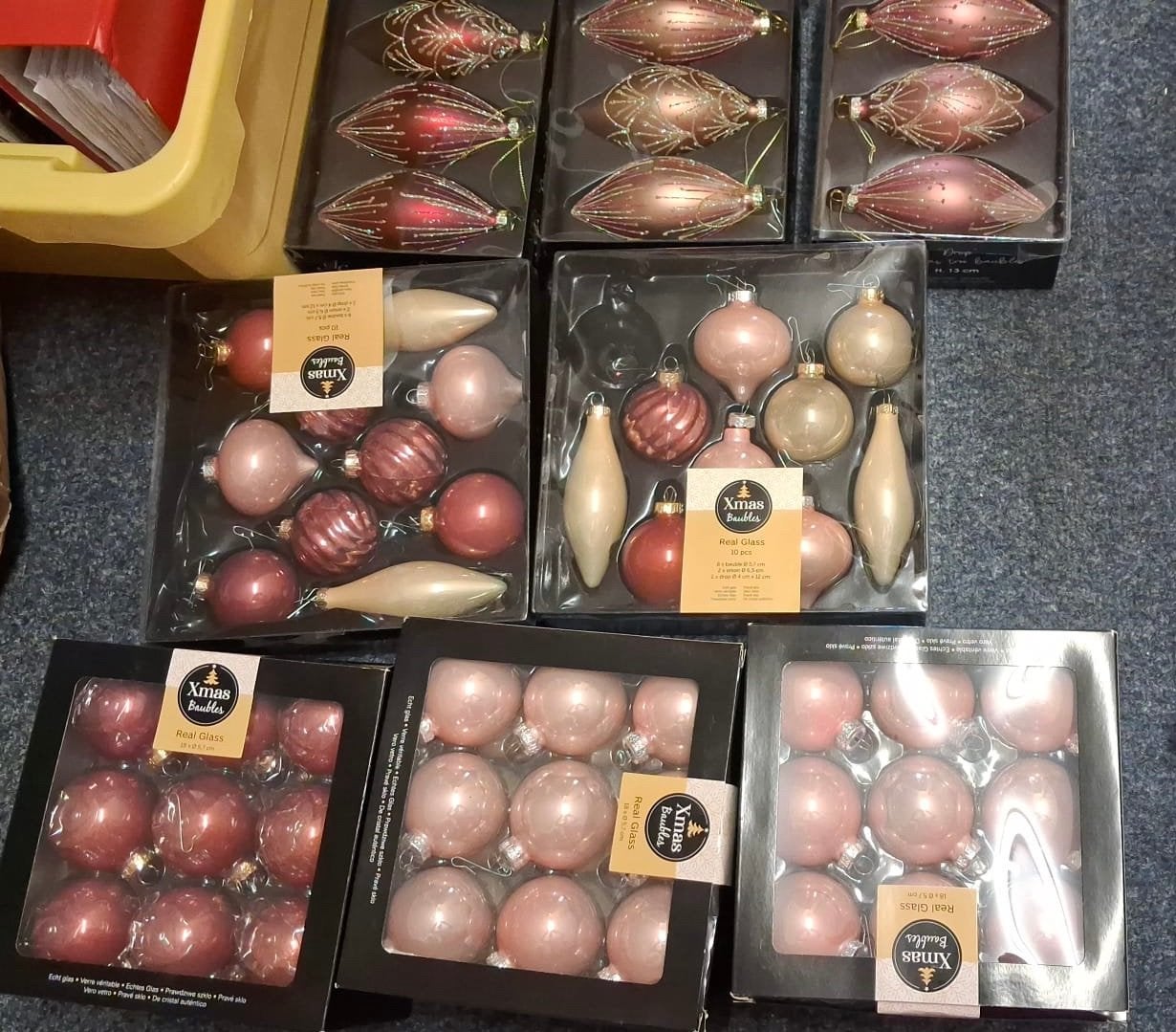 Kerstballen beige, oudroze, rood 55x van glas, Diversen, Kerst, Zo goed als nieuw, Ophalen of Verzenden