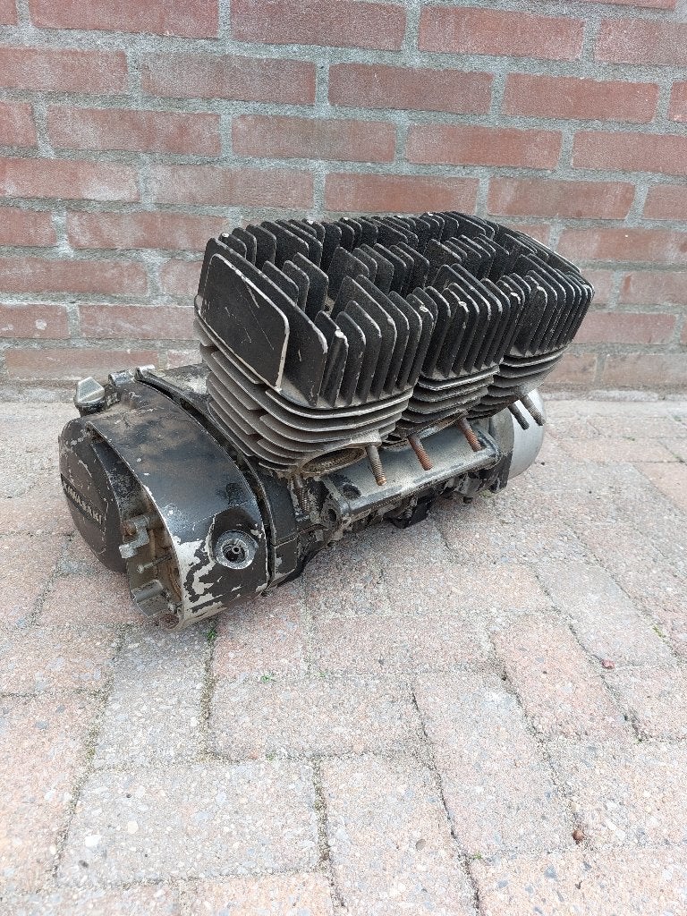 Kawasaki S2 350cc 3 cilinder motorblok S2F blok, Ophalen