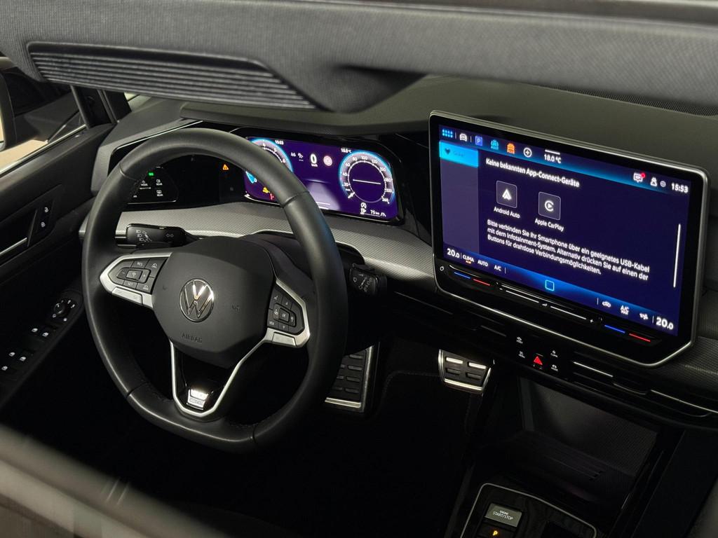 Volkswagen Golf 1.5 eTSI 50 Edition / Pano / Massage / Head-, 4 cilinders, 150 pk, Zwart, Bedrijf