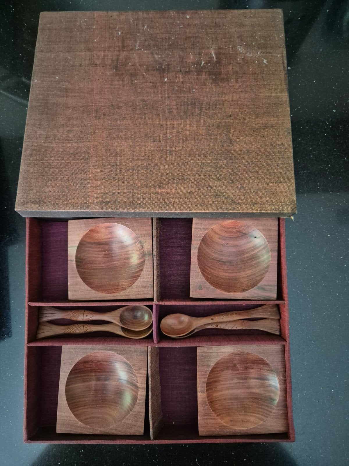 Set van 4 houten schaaltjes met lepels in doos, Ophalen of Verzenden
